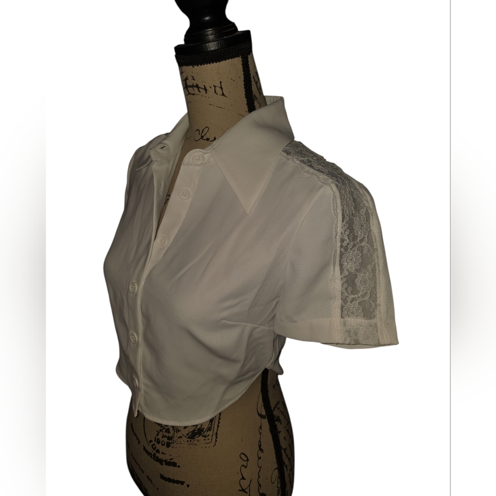 Amanda Uprichard‎ White Cropped Button-Up Top with Lace Shoulder